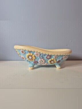 Vintage 1975 Arnel's Ceramic Clawfoot Bathtub Soap Dish Raised Floral Blue